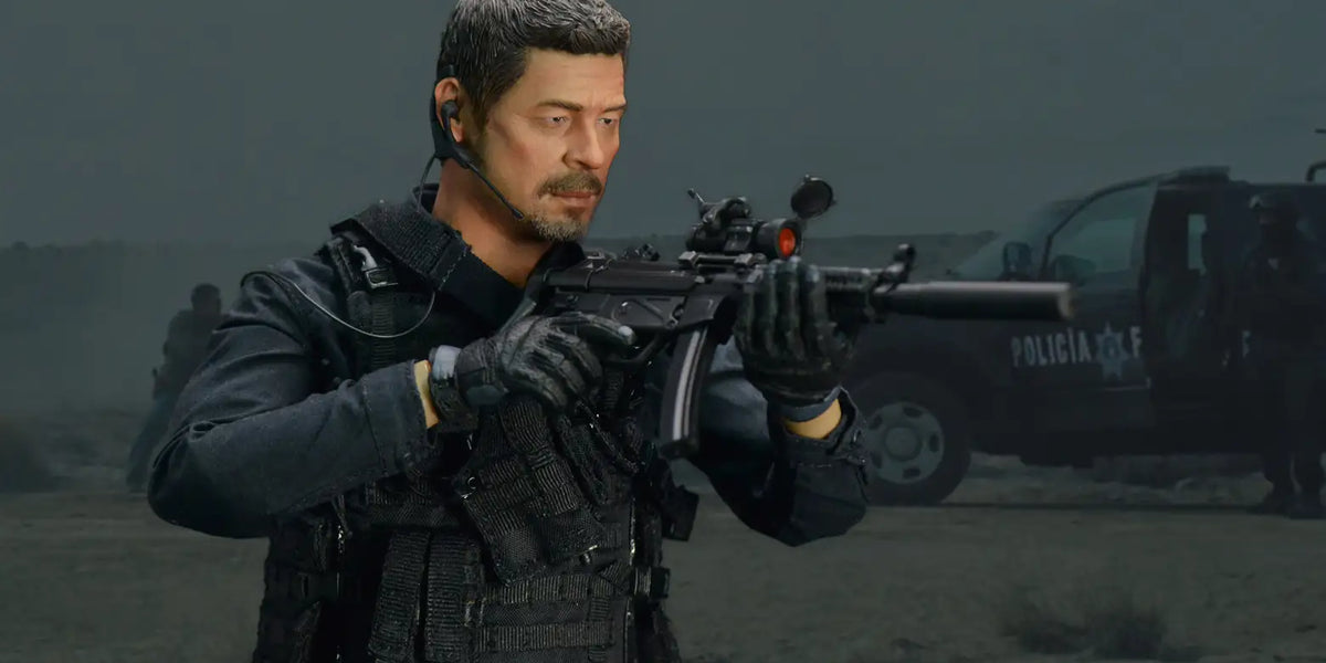 Sicario (2015): Alejandro — Secret Compass - Main Image