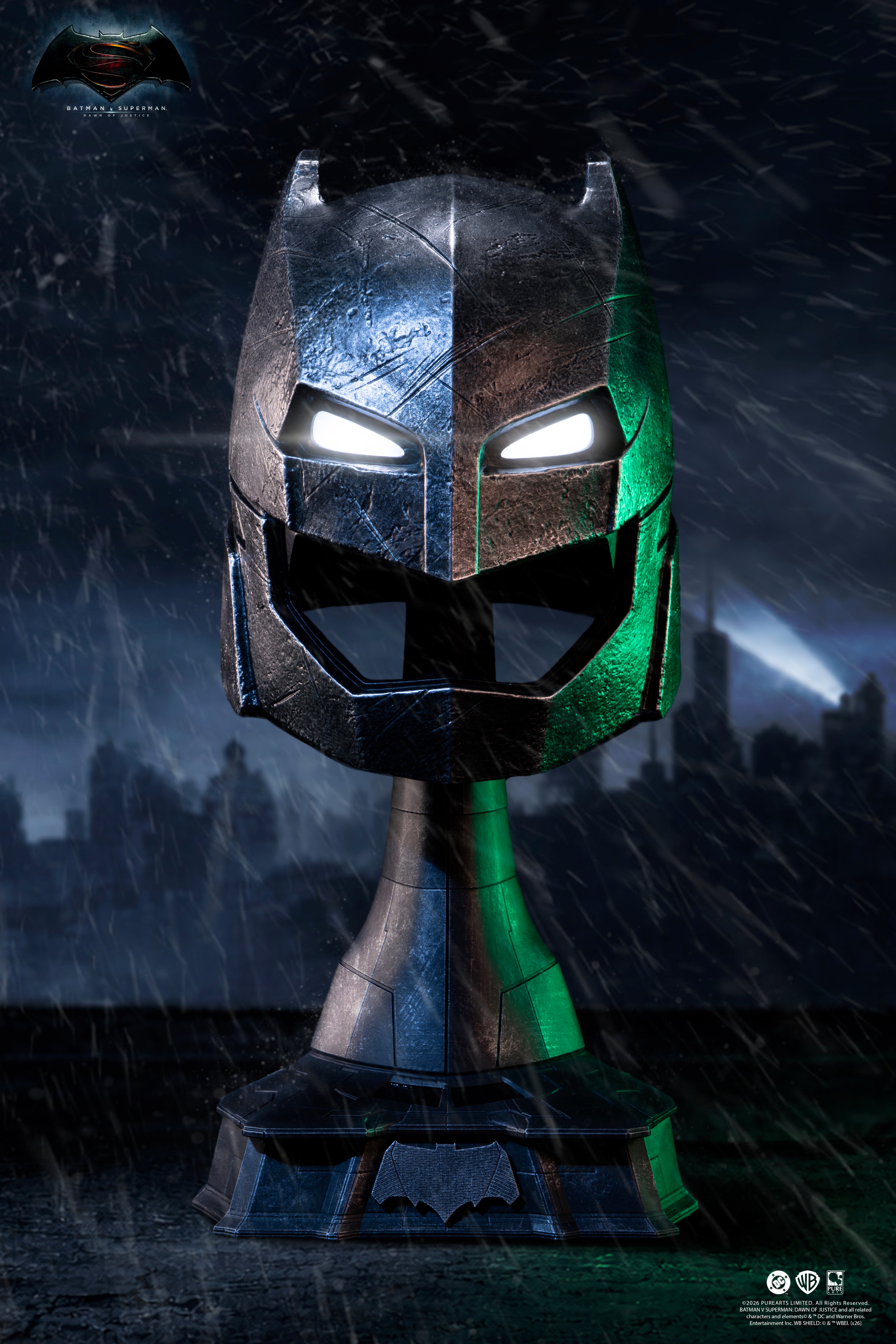 DC Batman v Superman Dawn of Justice (2016): Armored Batman Helmet
