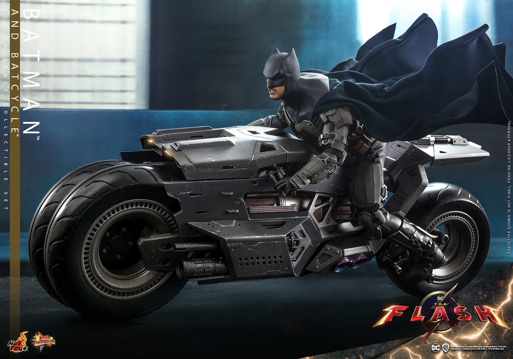 DC The Flash: Batman and Batcycle Set — Secret Compass