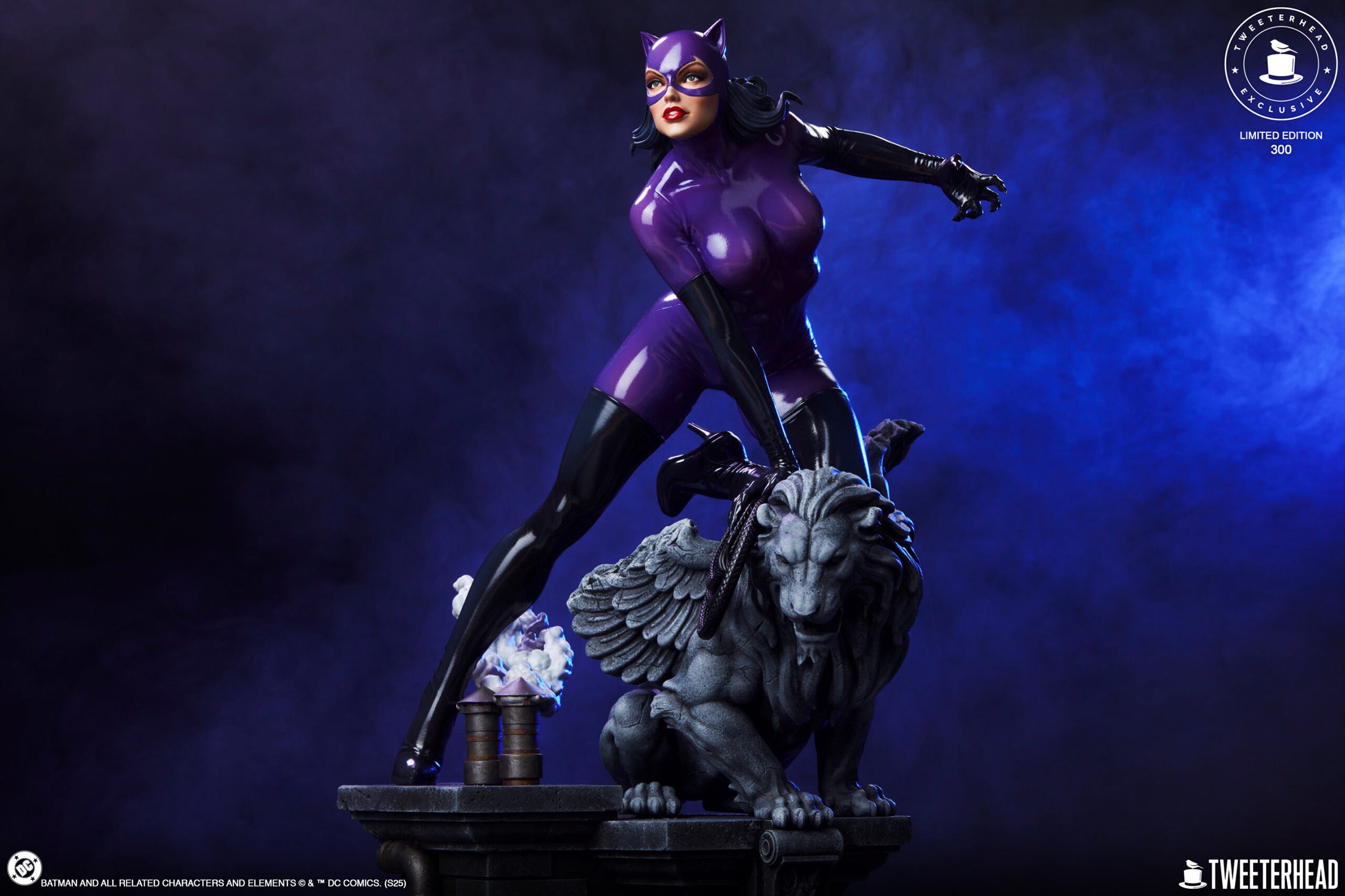 DC Comics: Catwoman Sixth Scale (Purple Edition)