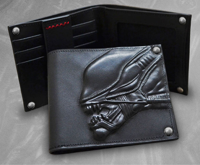 Alien: Alien Leather Wallet — Secret Compass