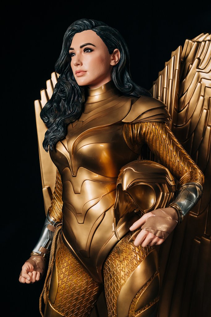 Wonder Woman Gets Hot Toys Figure With Golden Armor & Majestic Wings